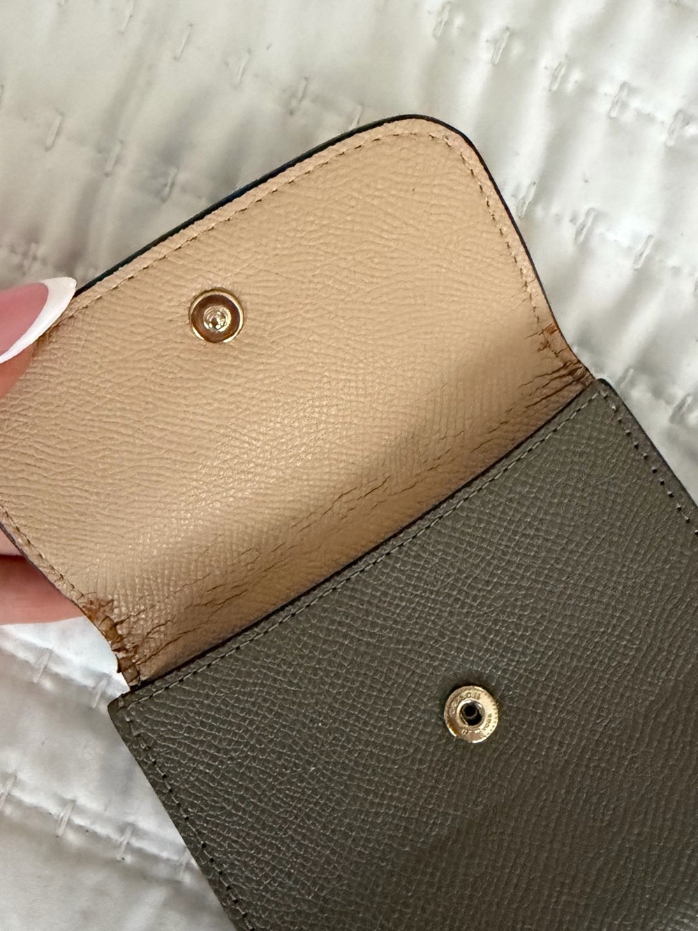 COACH Olive Green Pebbled Leather Trifold Card Holder with Gold Logo - Picture 3 of 5